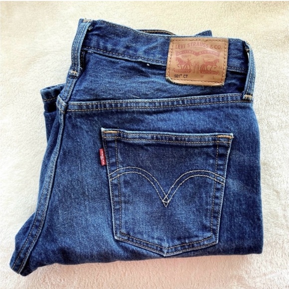 Levi’s 501 high-waisted dark-wash jeans. 💙 - Picture 6 of 6
